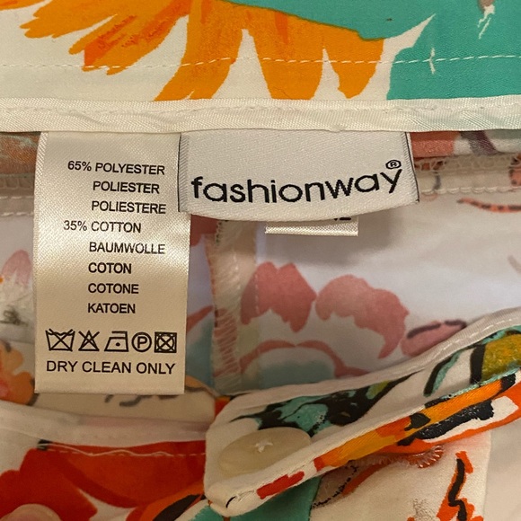 Slim fit pant with two zipper in the cuffs - Picture 4 of 6